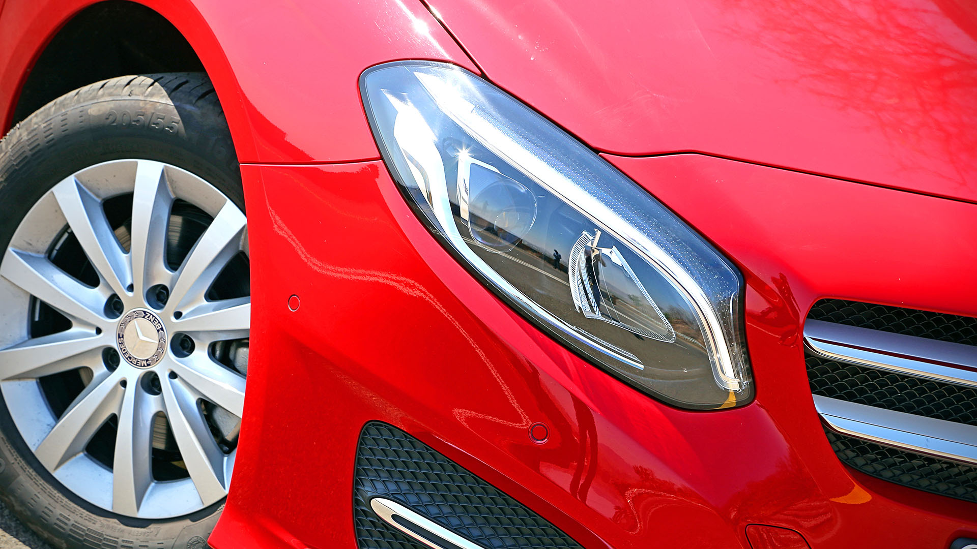 Mercedesbenz-bclass-2015-B200 CDI Sport Exterior